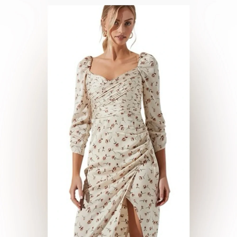 NWT - ASTR‎ Cream Floral Long Sleeve Dress - Picture 2 of 12